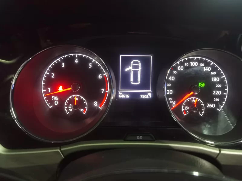 Volkswagen Touran 2018 car image #18