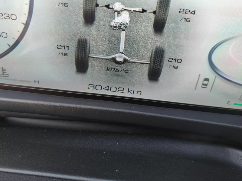 Tank 500 2023 imagen de coche #18