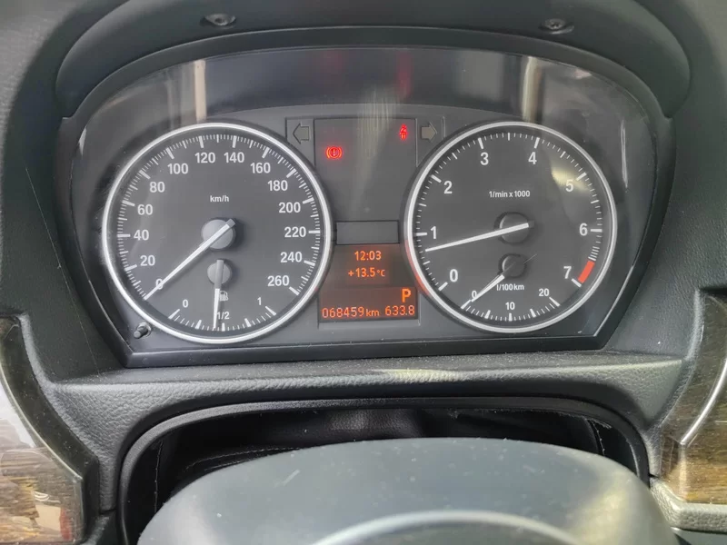 BMW 3 Series (Imported) 2013 car image #18