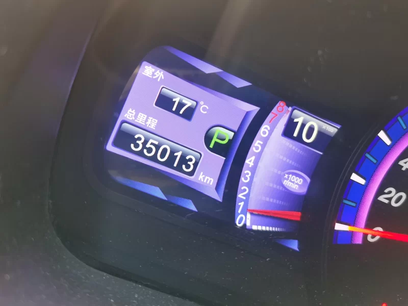 BYD M6 2015 #18 BYD M6 2015 car image #18