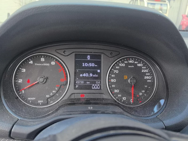 Audi Q2L 2019 car image #18