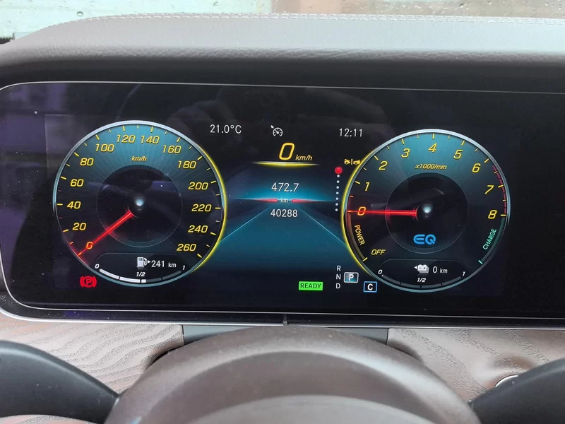 Mercedes-Benz E Class New Energy 2023 car image #18