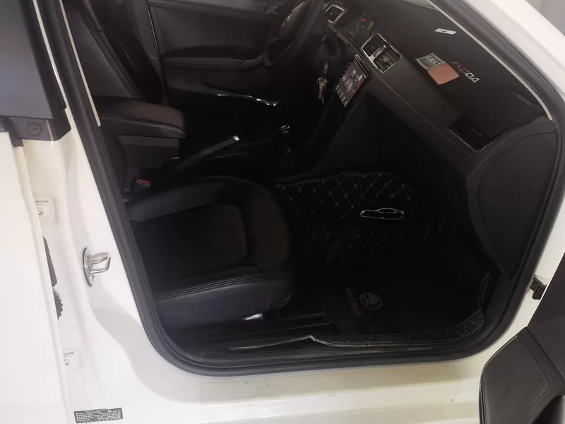 Skoda Rapid 2019 car image #18