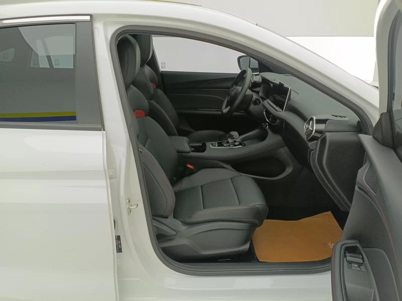 5 2024 immagine di auto #18