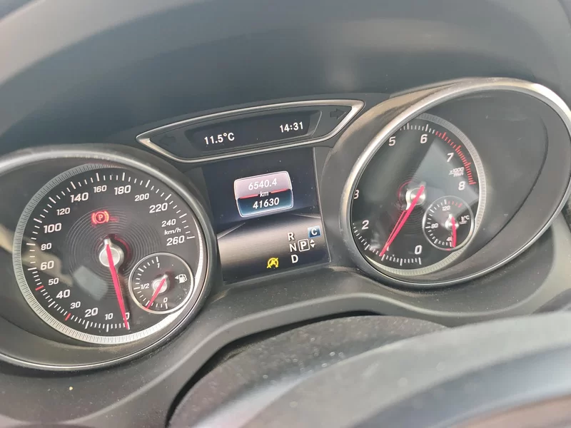 Mercedes-Benz GLA Class 2018 car image #18