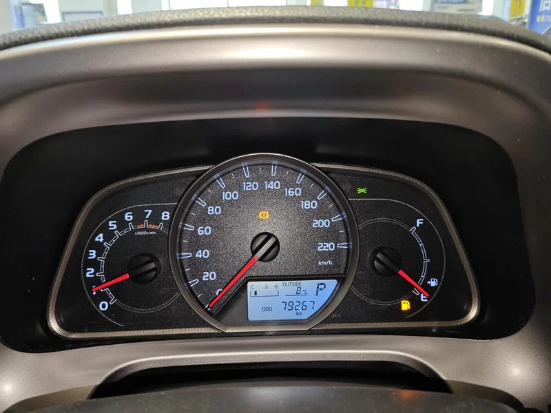 Toyota RAV4 2017 car image #18