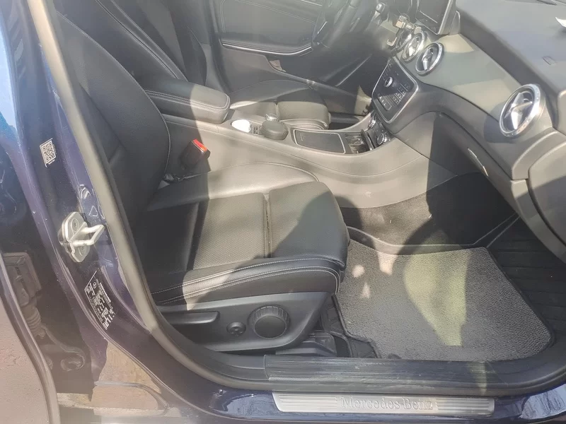 Mercedes-Benz GLA Class 2016 car image #18