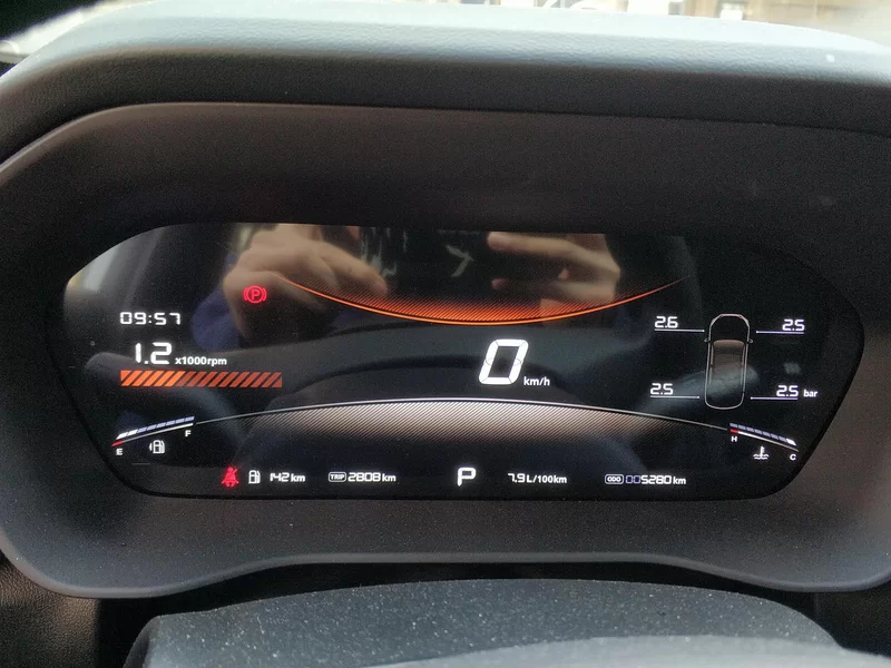 MG 5 2025 immagine di auto #18