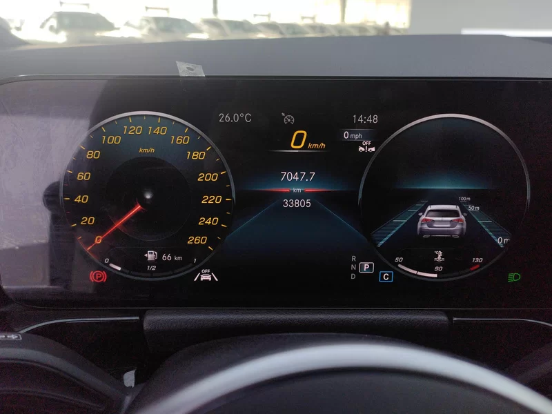 Mercedes-Benz GLA Class 2023 car image #18