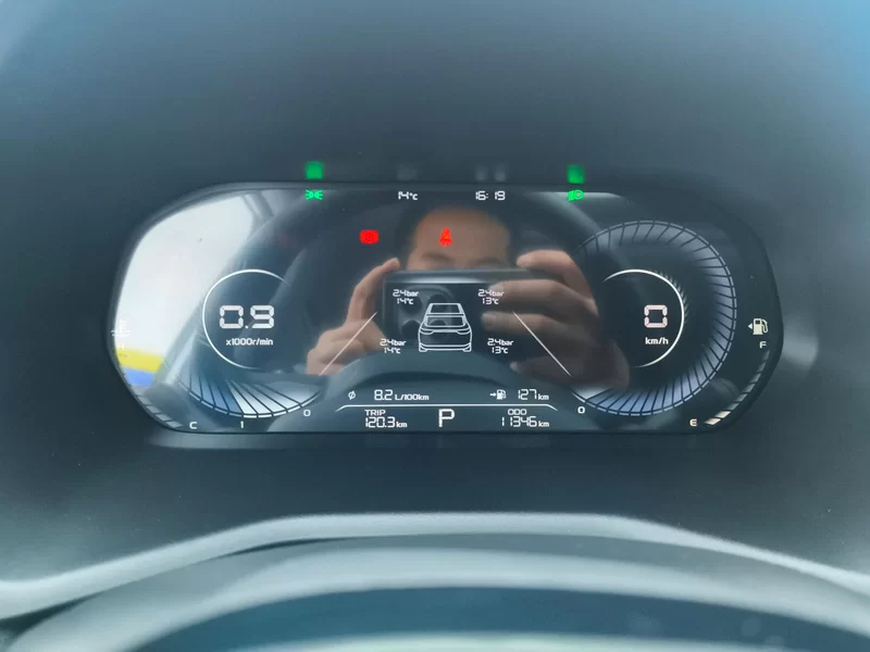 GEELY Emgrand 2025 car image #18