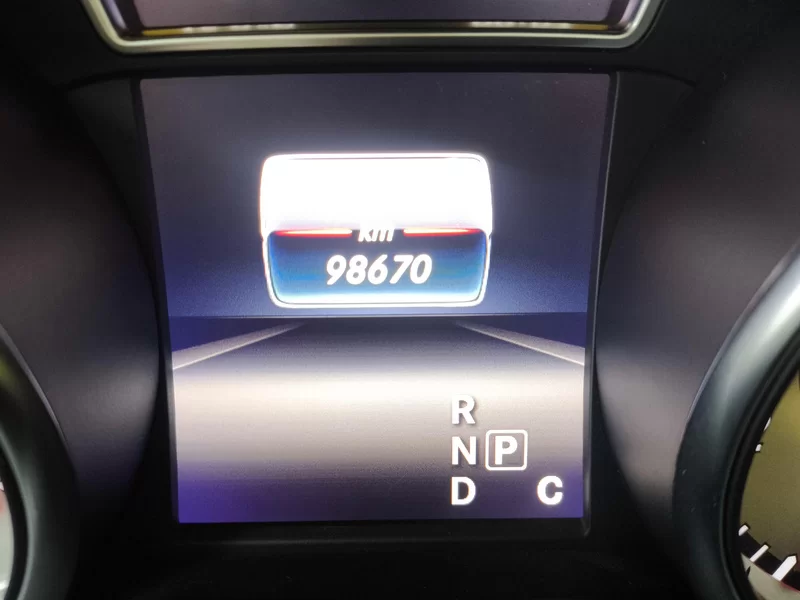 Mercedes-Benz GLA Class 2016 car image #18