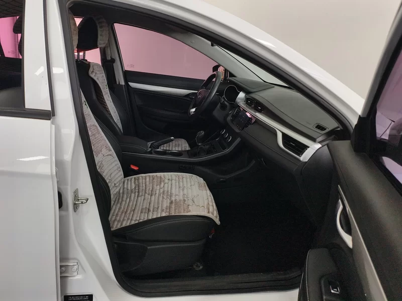 GEELY Emgrand 2020 #18 GEELY Emgrand 2020 car image #18