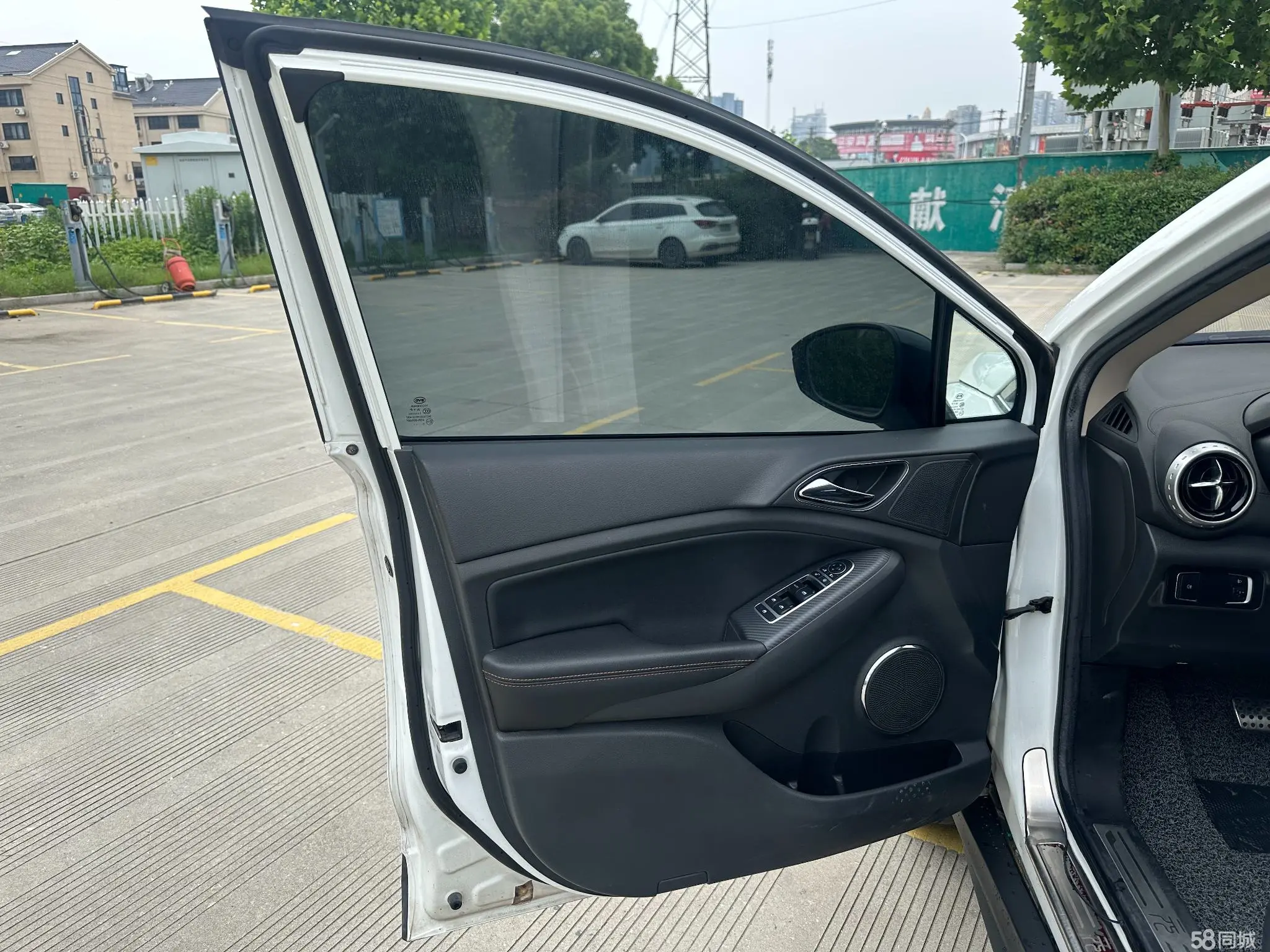 BYD Yuan 2018 صورة سيارة #18