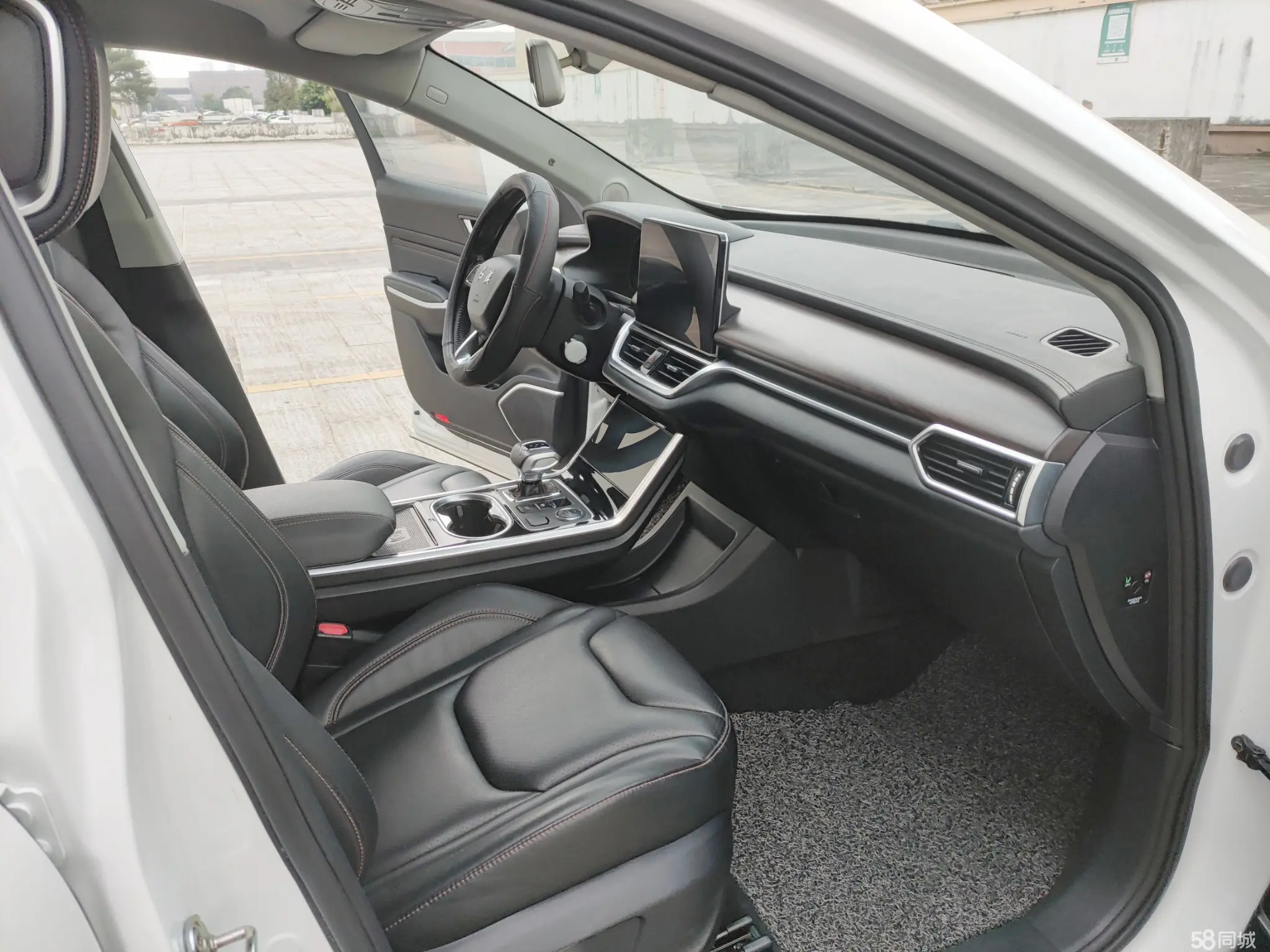 HongQi E-HS3 2019 car image #18