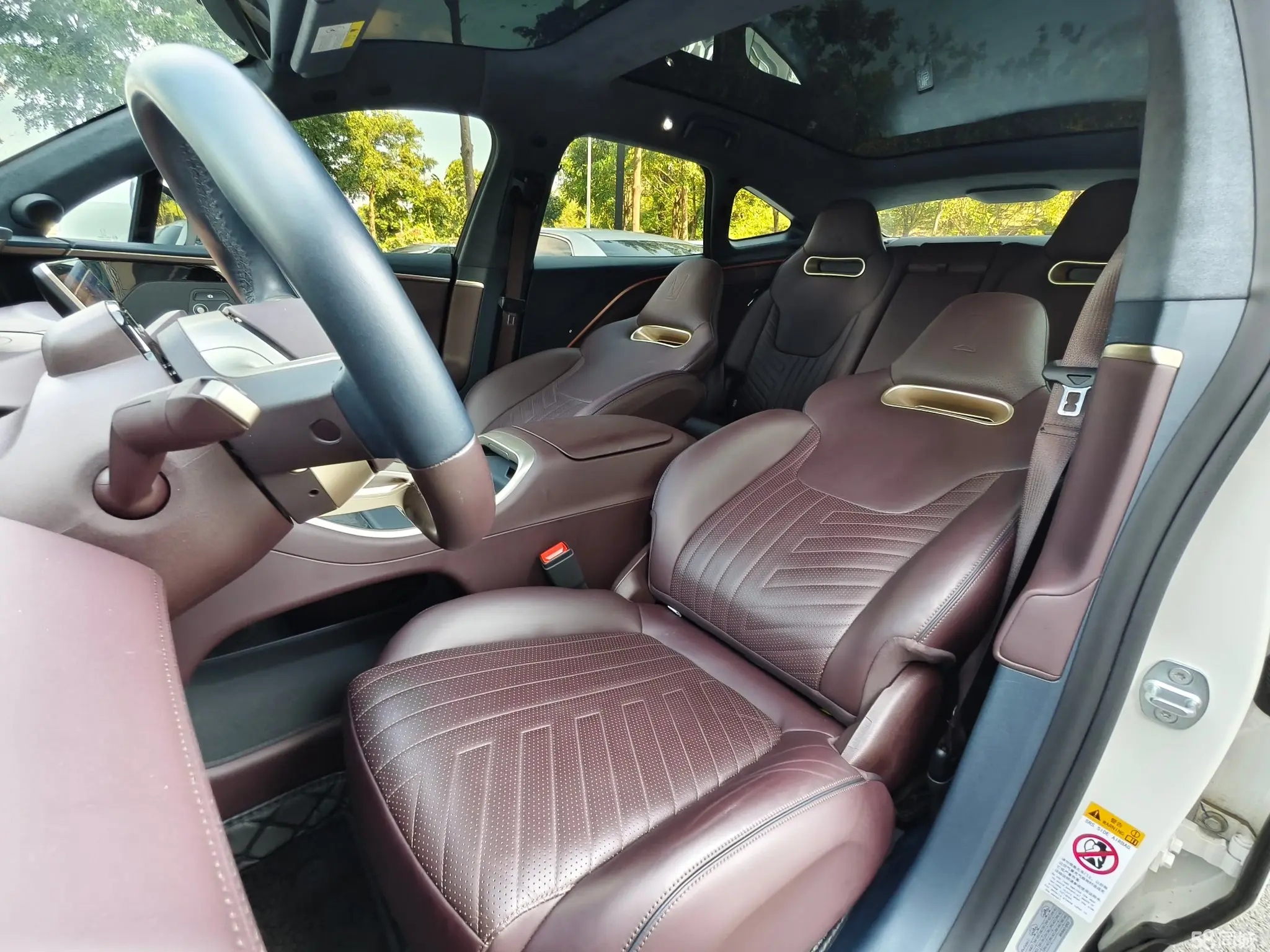 Avatr 11 2024 car image #18