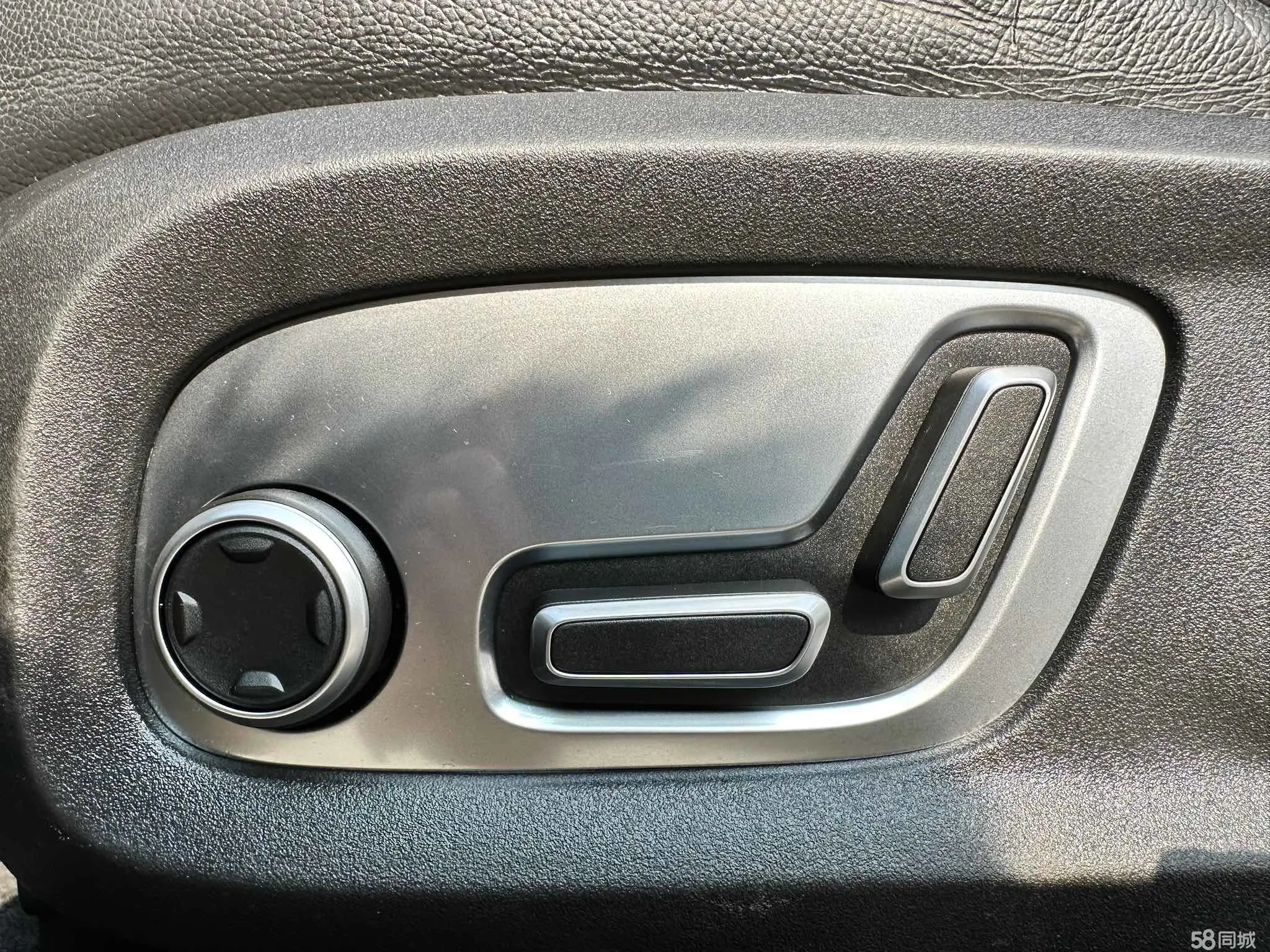 Lynk & Co 01 EM-P 2018 car image #18