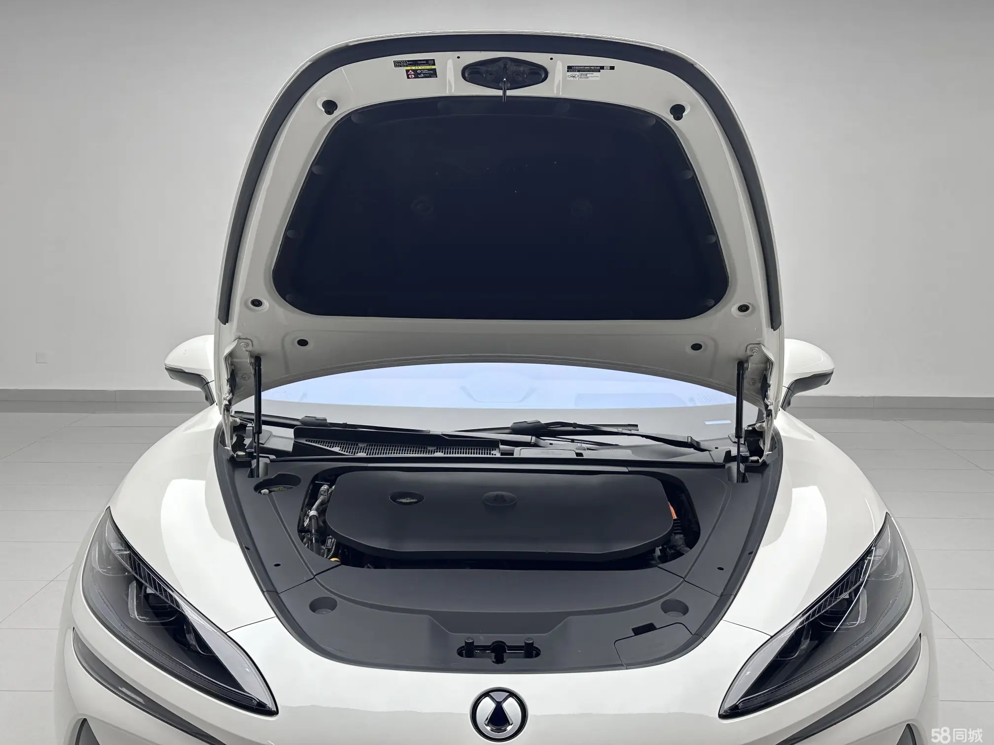 Denza Z9 2024 car image #18