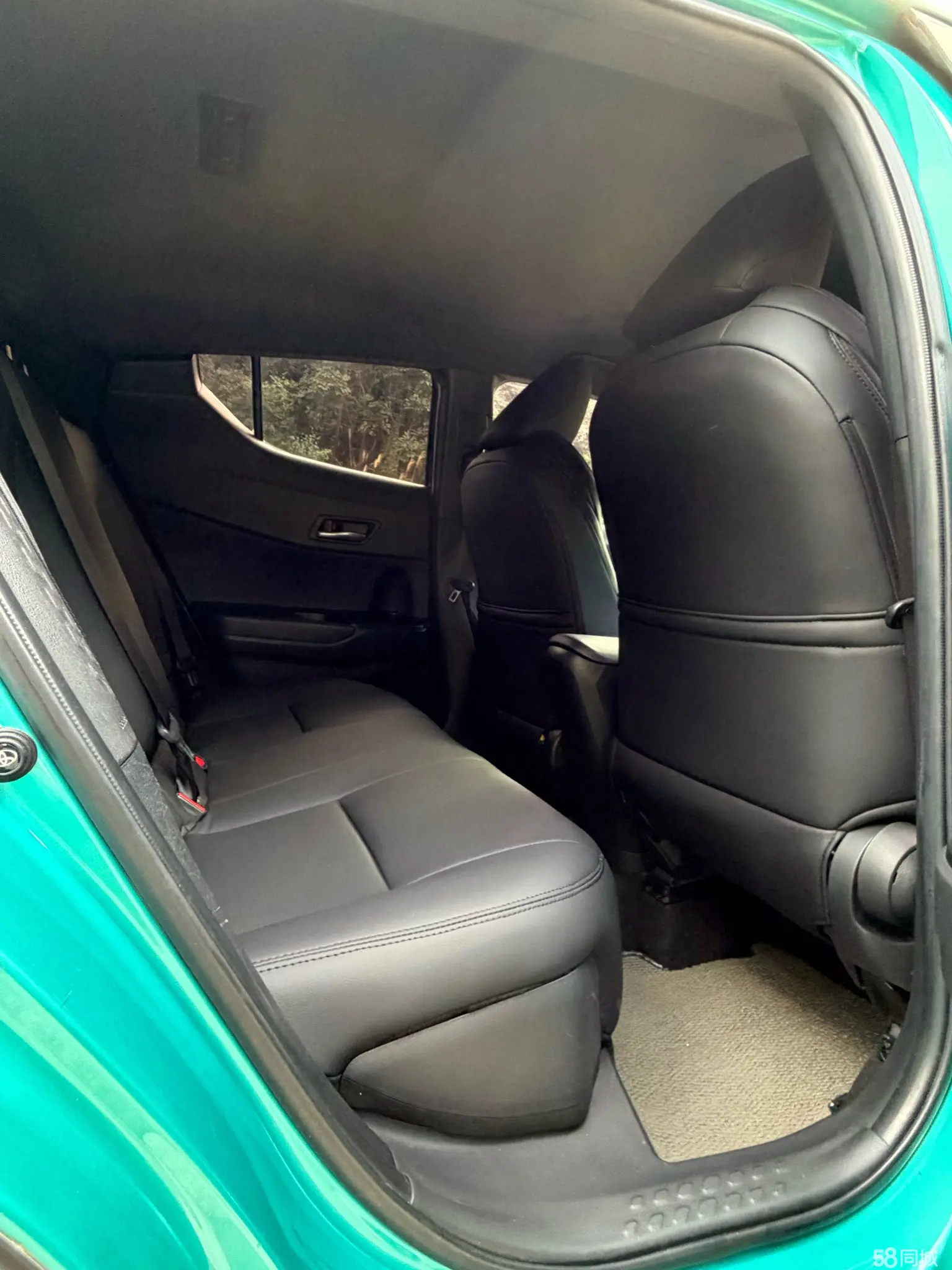 Toyota C-HR 2019 immagine di auto #18