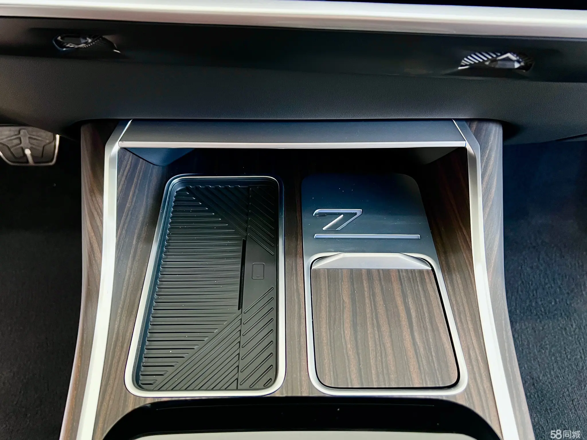 BMW 7 Series 2025 car image #18