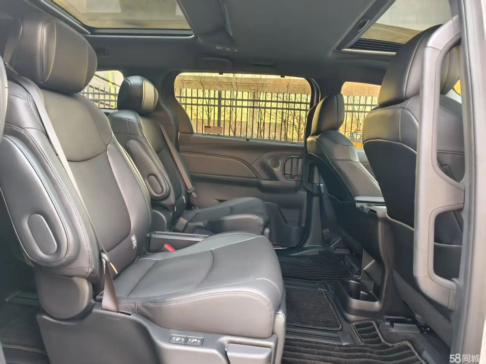 Toyota Granvia 2025 car image #18