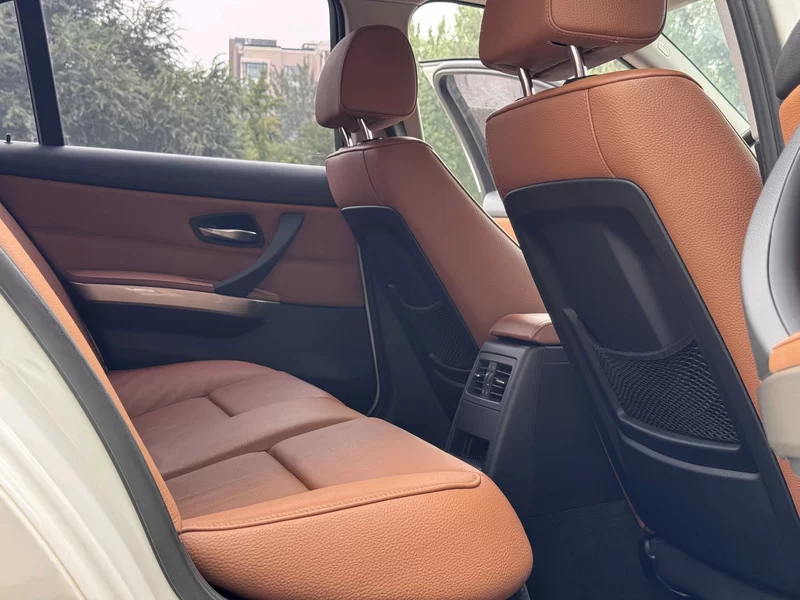 BMW 3 Series (Imported) 2010 immagine di auto #18