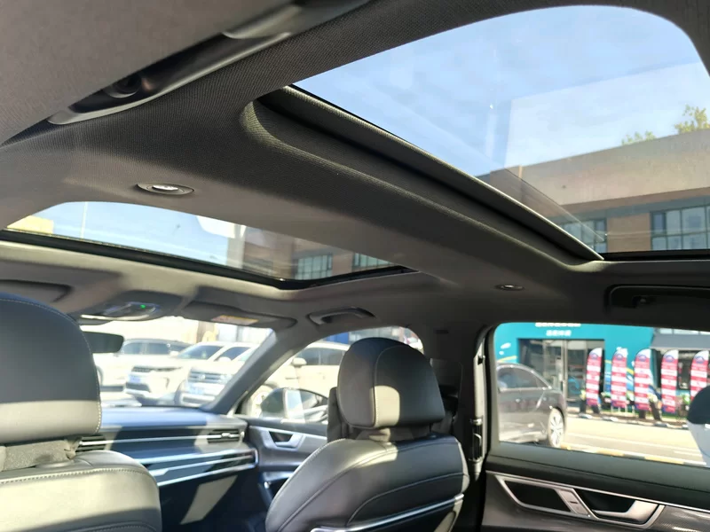 Audi A6L e-tron 2023 immagine di auto #18