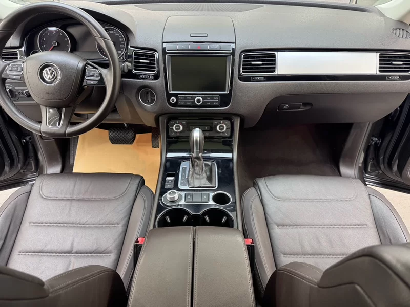 Volkswagen Touareg 2016 car image #18