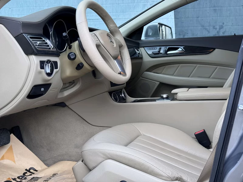 Mercedes-Benz CLS Class 2012 car image #18