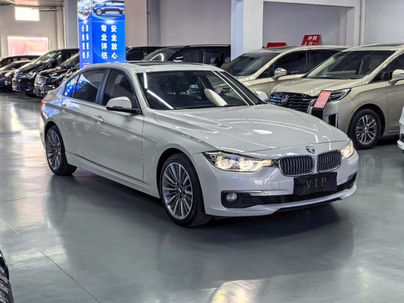 BMW 3 Series 2019 car image #2