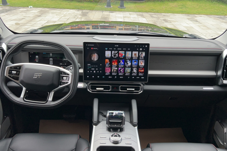 Jetour Traveller 2025 car image #13