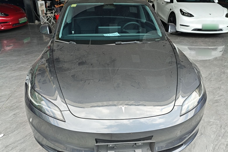 Tesla Model 3 2024 صورة سيارة #3