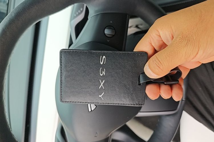 Tesla Model 3 2022 car image #9