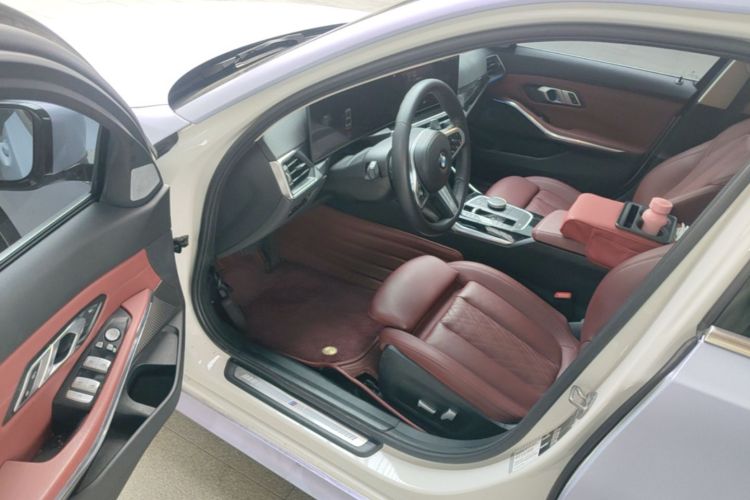 BMW 3 Series 2023 #16 BMW 3 Series 2023 صورة سيارة #16