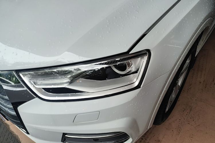 Audi Q3 2017 car image #23