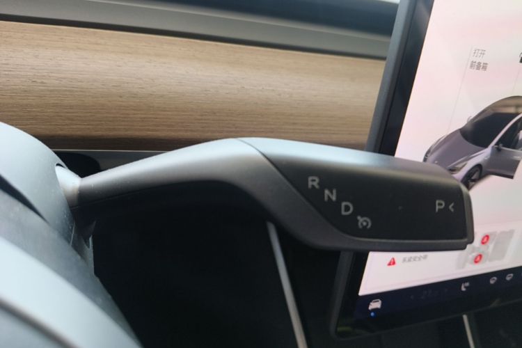Tesla Model 3 2020 car image #16
