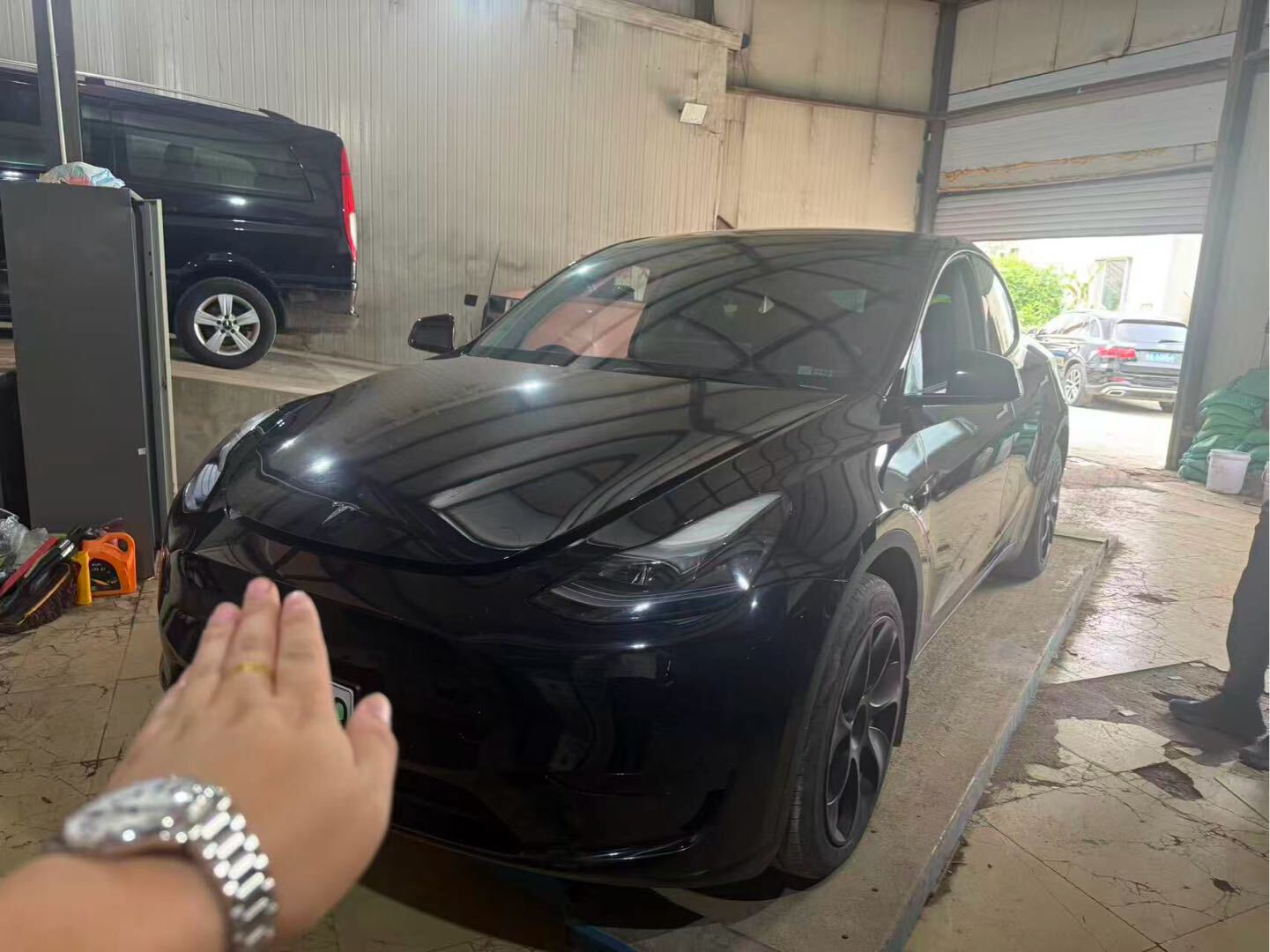 Tesla Model Y 2023 Tesla Model Y 2023 car image