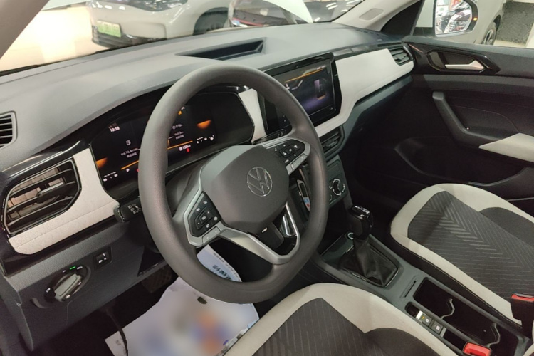 Volkswagen Tharu 2024 car image #11