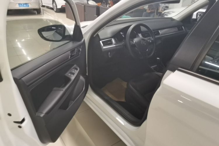 Volkswagen Bora 2020 car image #16