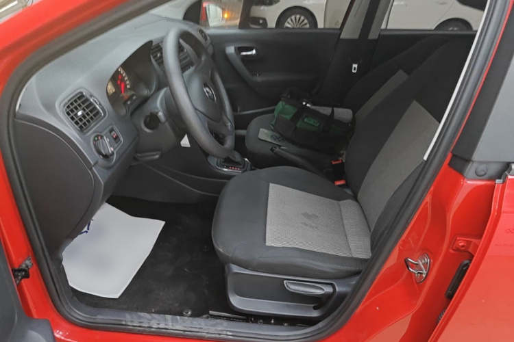 Volkswagen Polo 2018 car image #15