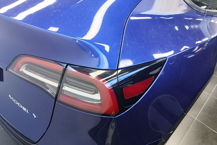 Tesla Model Y 2022 #8 Tesla Model Y 2022 car image #8