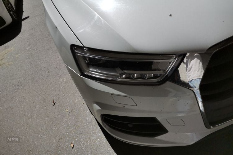 Audi Q3 2018 car image #8