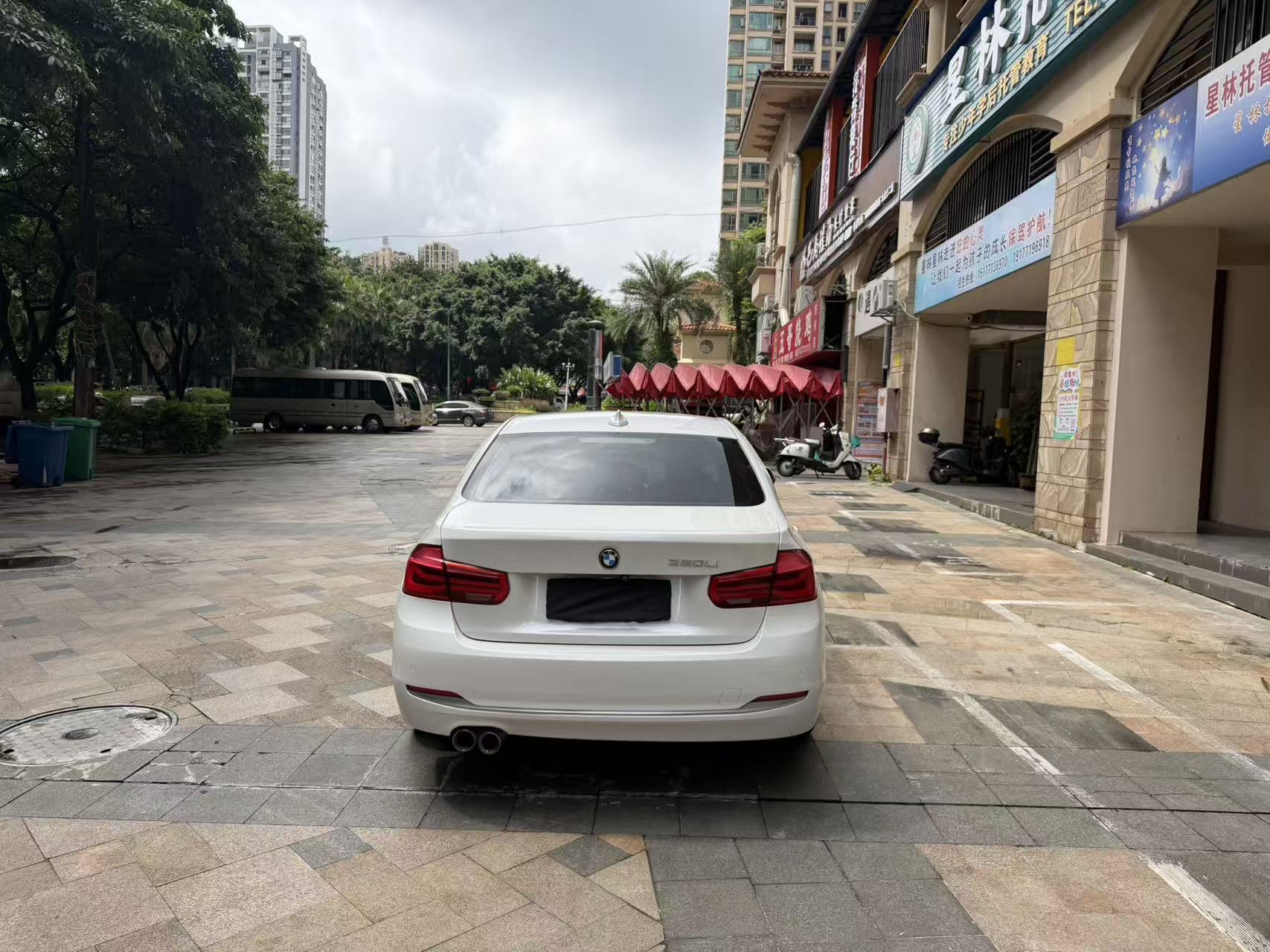 BMW 3 Series 2018 #3 BMW 3 Series 2018 car image #3
