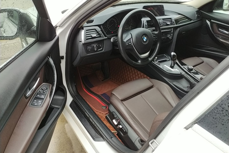 BMW 3 Series 2018 #16 BMW 3 Series 2018 car image #16