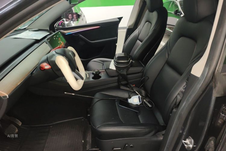 Tesla Model Y 2022 car image #17