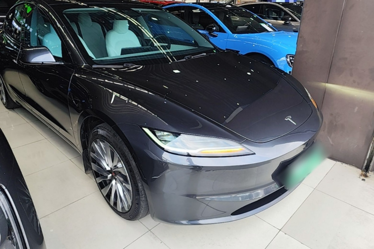 Tesla Model 3 2024 car image #4