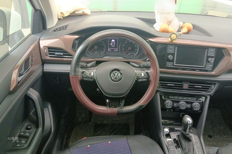 Volkswagen Tharu 2019 car image #12