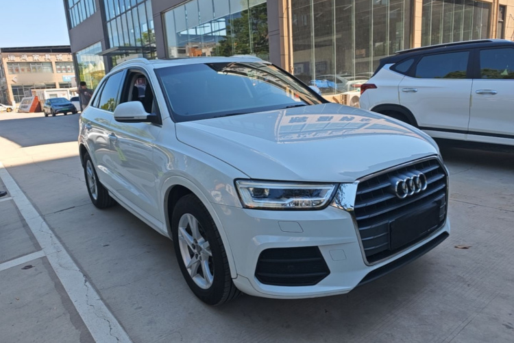 Audi Q3 2019 car image #4