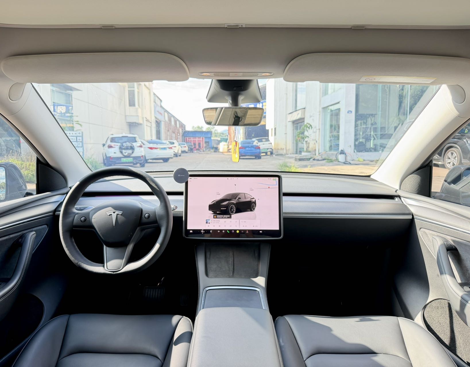 Tesla Model Y 2023 car image #6