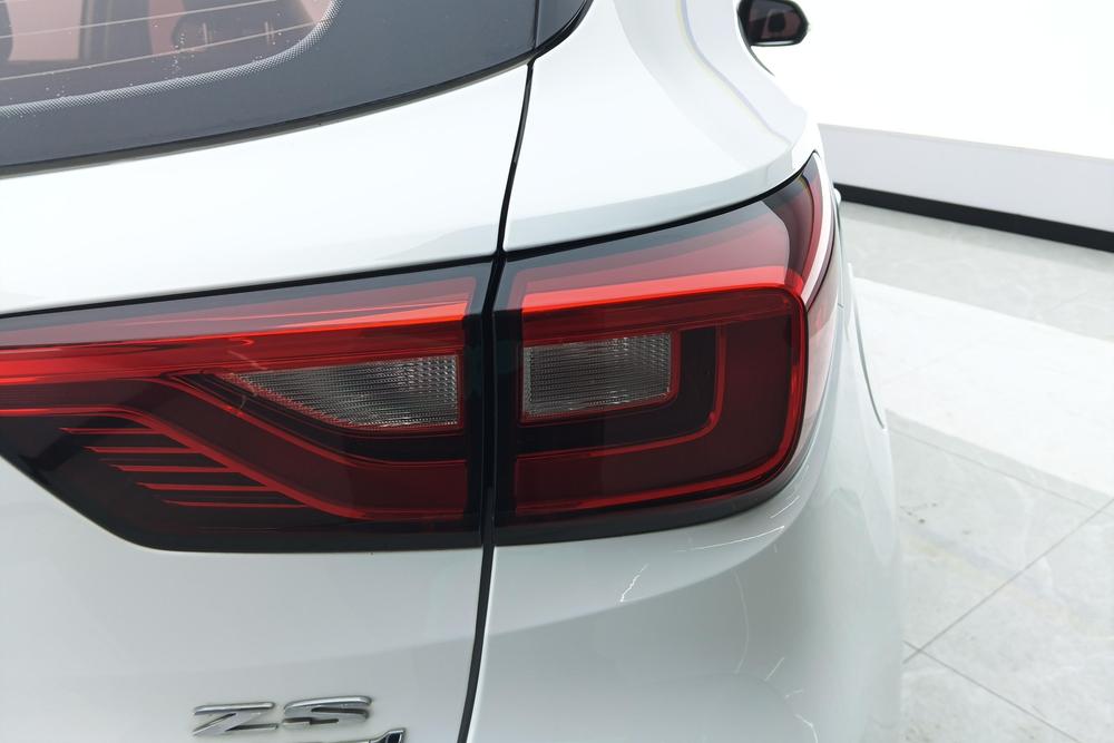 MG ZS 2017 #5 MG ZS 2017 car image #5