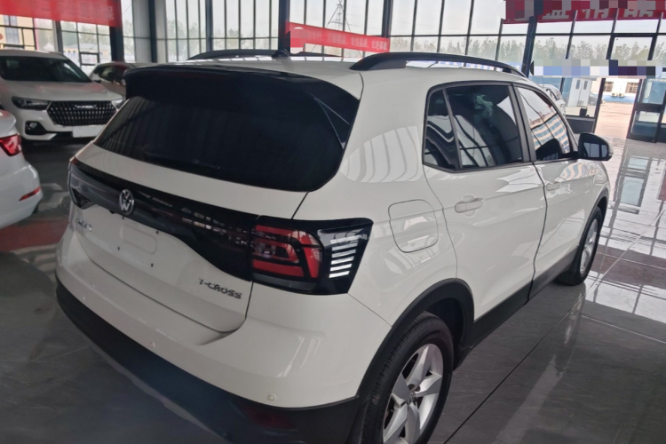 Volkswagen T-Cross 2021 immagine di auto #5